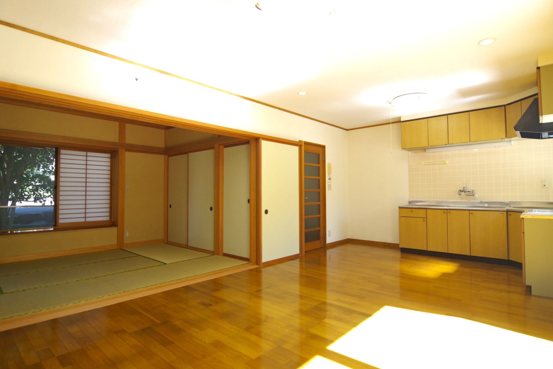 23-601和室とキッチン